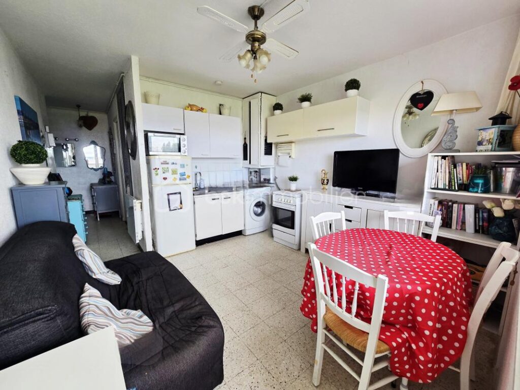 EN EXCLUSIVITE – VUE – COIN NUIT – 2 pièces – 1 chambre – 25 m²