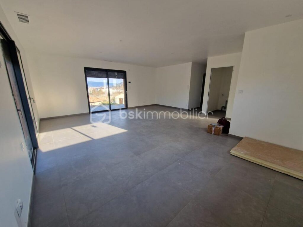 Maison neuve – Disponible en février 2025 – 4 pièces – 3 chambres – 135 m²