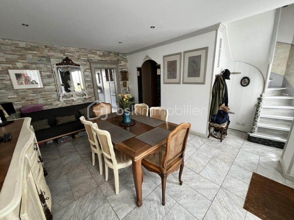 Charmante maison de village rénovée avec jardin – 4 pièces – 2 chambres – 73 m²