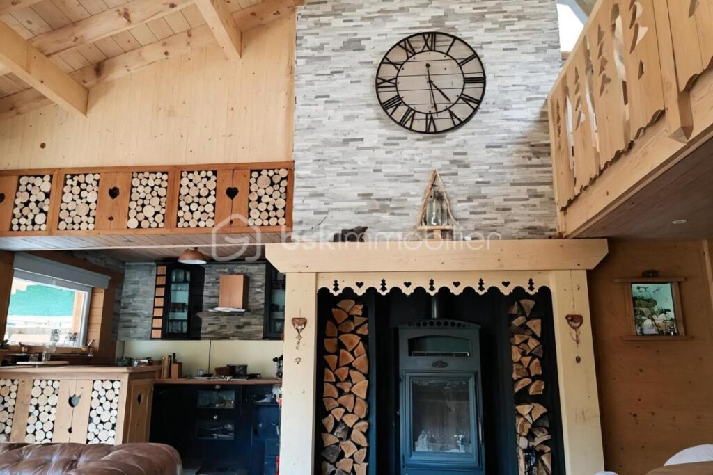 À Vendre : Haut de Chalet à Colmars – Charme et Confort en Montagne – 4 pièces – 3 chambres – 128 m²
