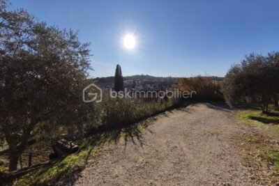 Maison T 4 97 m² sur 1600m² de terrain – 5 pièces – 3 chambres – 97 m²