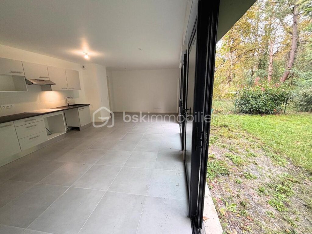Maison Duplex T5 Neuve avec Jardin et Garage – Le Taillan-Médoc – 5 pièces – 4 chambres – 113 m²