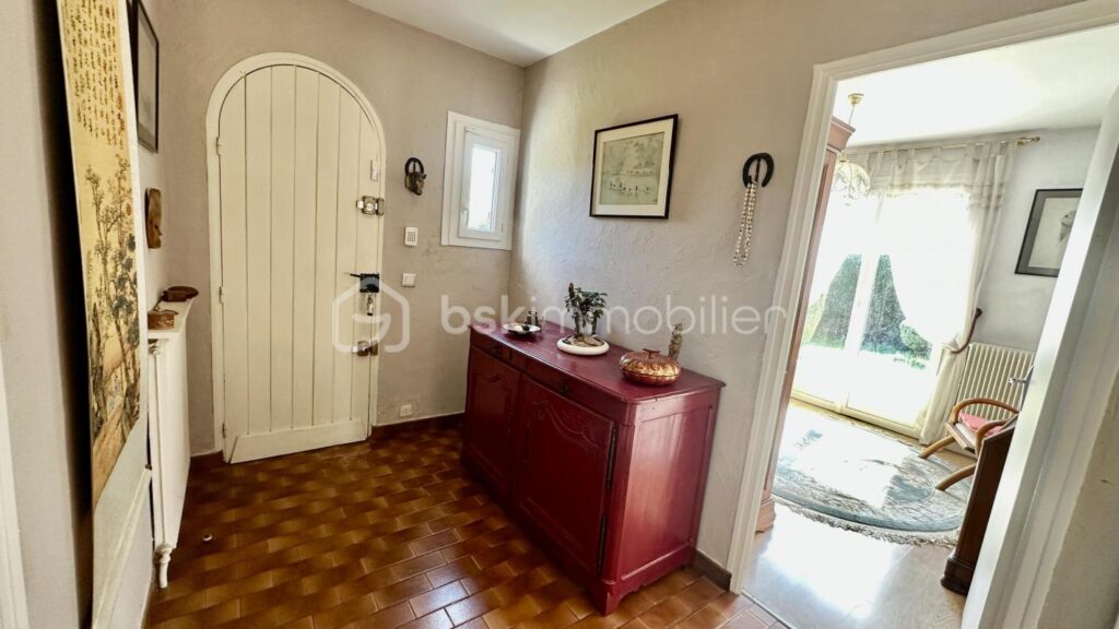 Maison – 8 pièces – 4 chambres – 145 m²