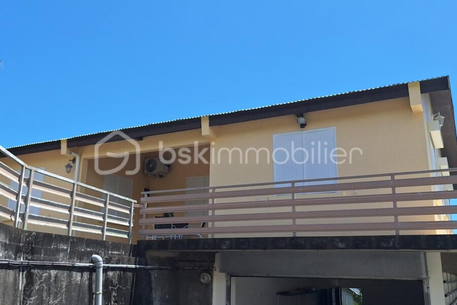 Maison à vendre à Sainte suzanne — Vue mer — photo 3