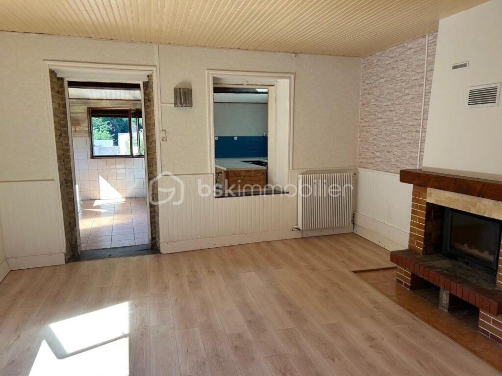 MAISON DE 122M2 A MONTHERME – 5 pièces – 3 chambres – 122 m²