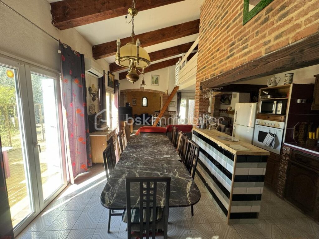 VILLA 4 FACES DE 170M2 – 8 pièces – 5 chambres – 170 m²