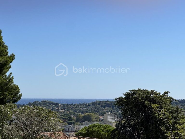 Villa 208 m2 – Vue Rade De TOULON – 7 pièces – 5 chambres – 208 m²