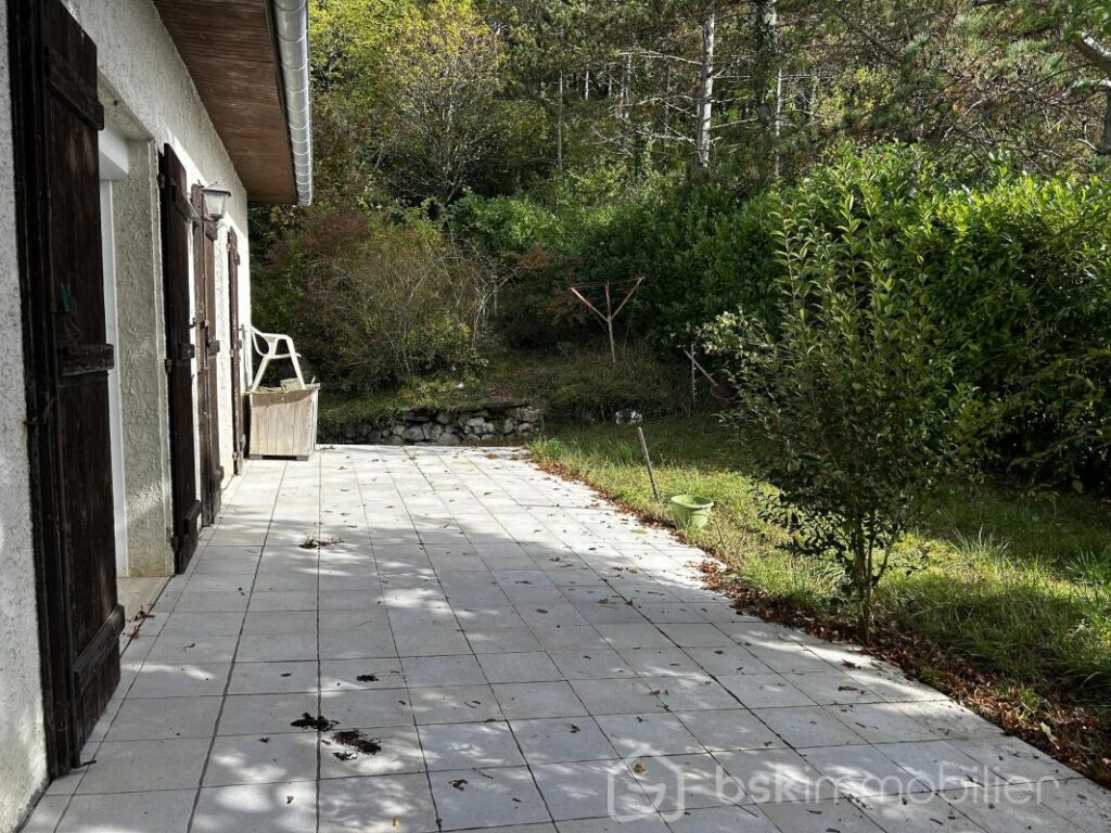 MAISON PLAIN PIED – 3 CHAMBRES – GARAGE – 4 pièces – 3 chambres – 103 m²