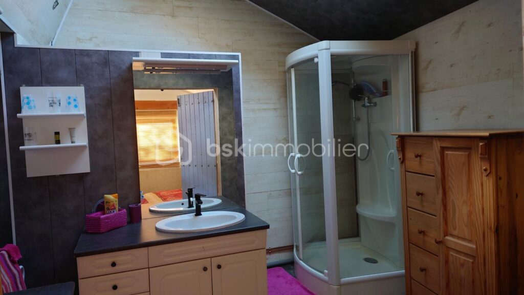 Longère – 5 pièces – 4 chambres – 166 m²