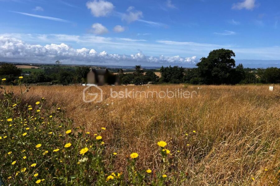 Terrain à vendre à Plomodiern