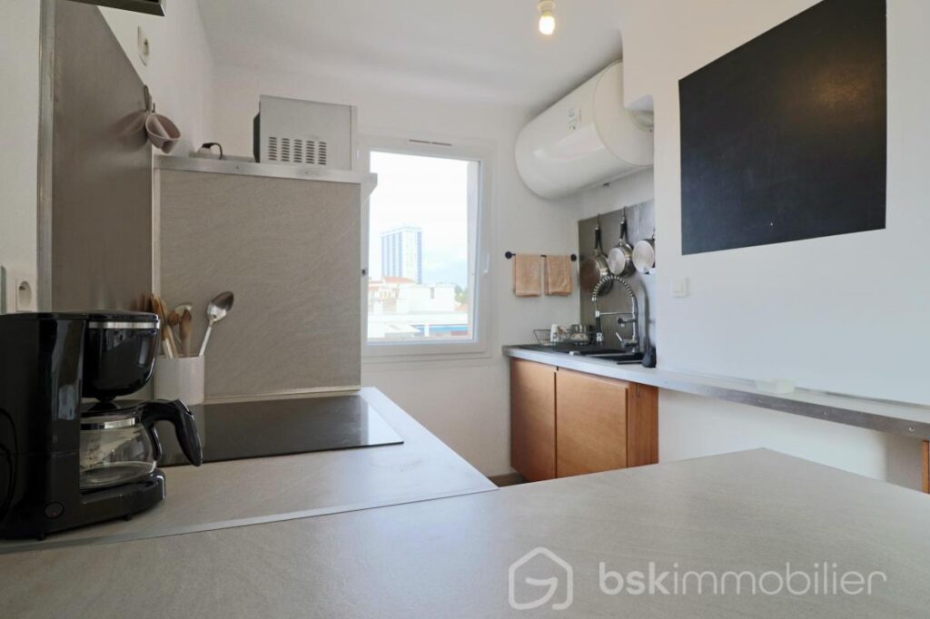 TOULON EST (83100)- Appartement Rénové de 2 pièces avec balcon et Vue dégagée ! – 2 pièces – 1 chambre – 42 m²