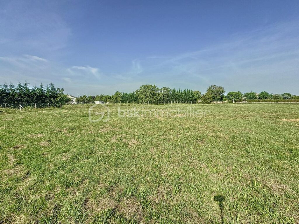 Terrain Constructible de 450 m² à Vendre à Pamiers – NR pièces – NR chambres – 450 m²