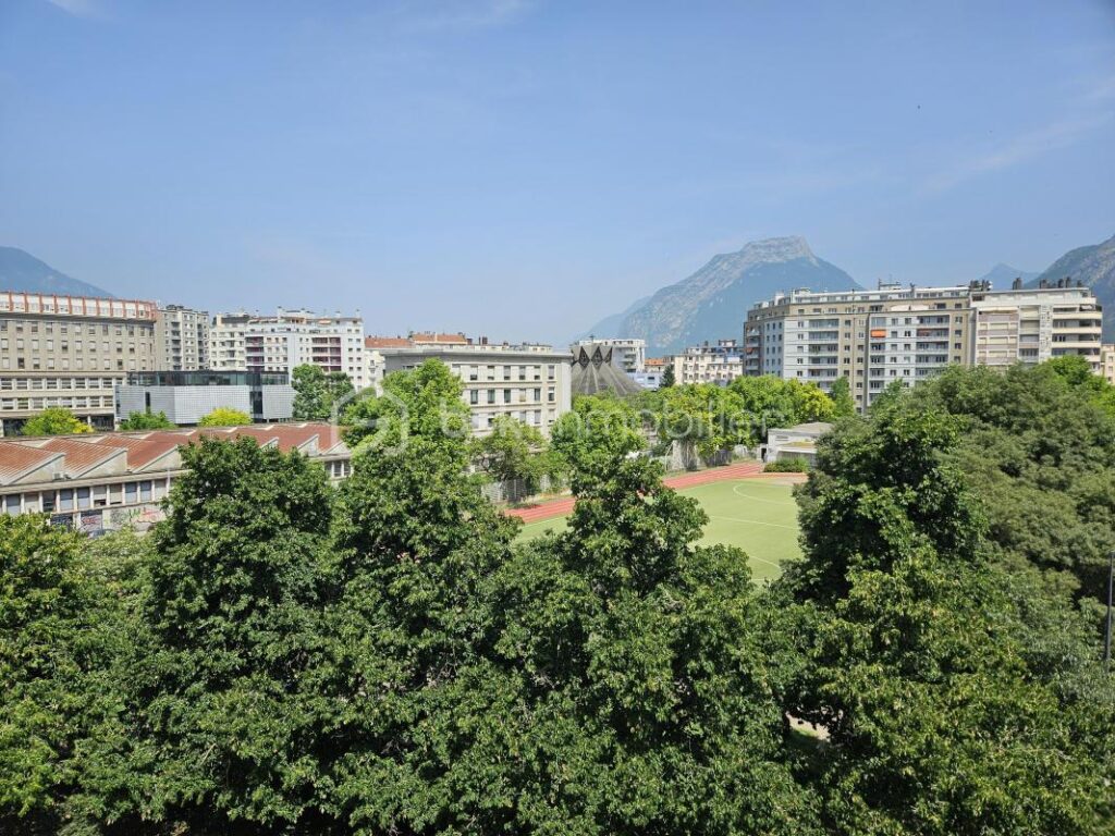 T3 rénové avec vue dégagée – 3 pièces – 2 chambres – 44 m²