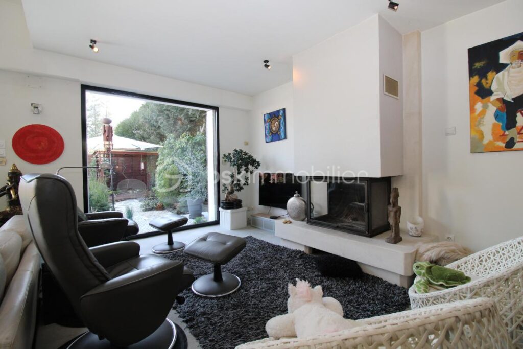 Maison 205 m2 5 ch – 7 pièces – 5 chambres – 205 m²