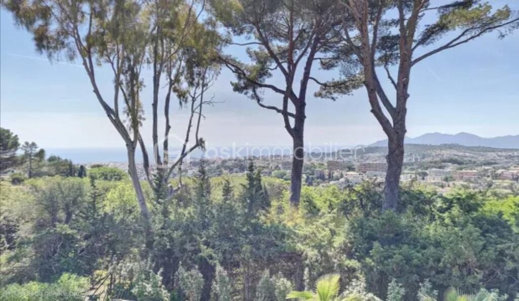 Mougins / Cannes – Vue mer exceptionnelle – 10 pièces – 5 chambres – 370 m²