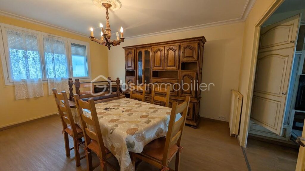 MAISON 3 CHAMBRES DE 77 M² quartier prisé de Fougères 35300 – 5 pièces – 3 chambres – 77 m²