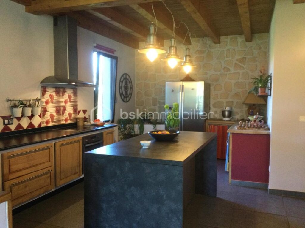 Magnifique Maison sur les monts d’Ardeche – 4 pièces – 3 chambres – 151 m²