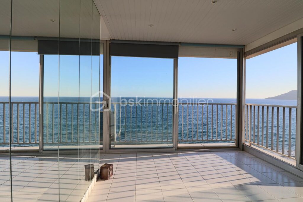 À VENDRE(06) CANNES- Appartement vue mer exceptionnelle, 3 pièces 80 m2 Habitables ! – 3 pièces – NR chambres – 68 m²