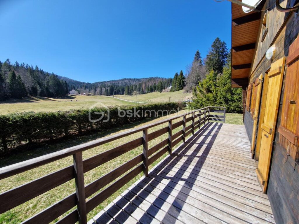 DEUX CHALETS INDEPENDANTS – 4 pièces – 2 chambres – 84 m²