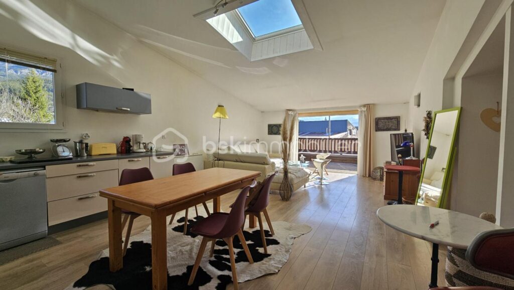 Appartement 2 chambres 97 m² refait à neuf – 3 pièces – 2 chambres – 82 m²