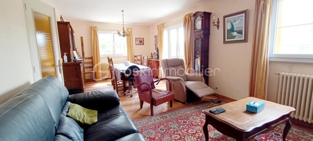 Maison familale – 8 pièces – 6 chambres – 130 m²
