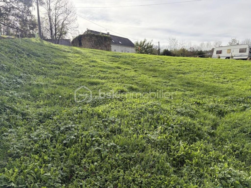 Terrain Constructible Cieutat – NR pièces – NR chambres – 1088 m²