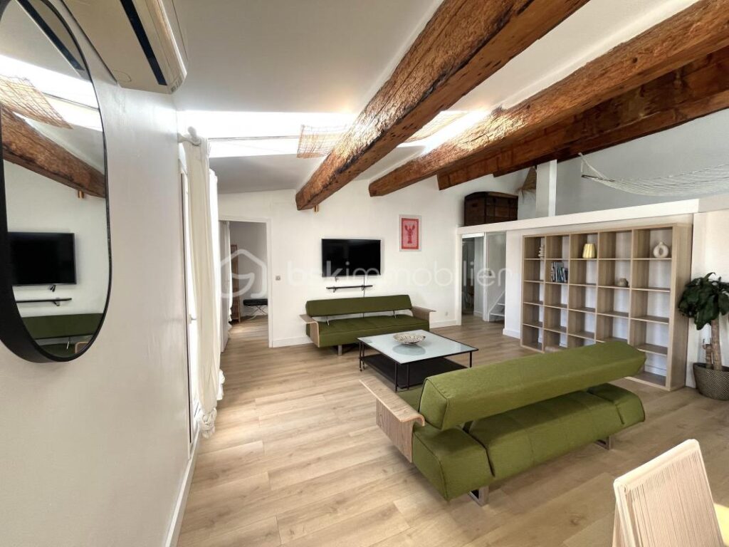 Sur les quais de Sète Duplex 4 pièces au dernier étage avec vue canal & charme authentique ! – 4 pièces – 3 chambres – 90 m²