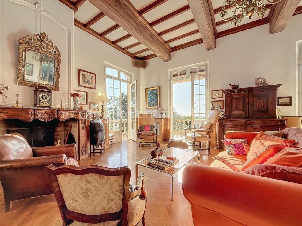 Maison plan des 4 seigneurs – 10 pièces – 6 chambres – 280 m²