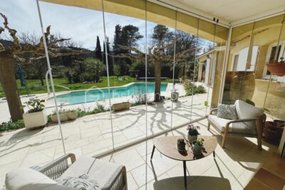 🔔 Retour à la vente – Cause divorce des promettants Propriété d’exception de 222 m² exposée plein Sud, de plain-pied, avec piscine – Dépendance de 50 m² – Jardin ( Parc arboré ) de 4 230 m² – Extension possi – 7 pièces – 5 chambres – 222 m²