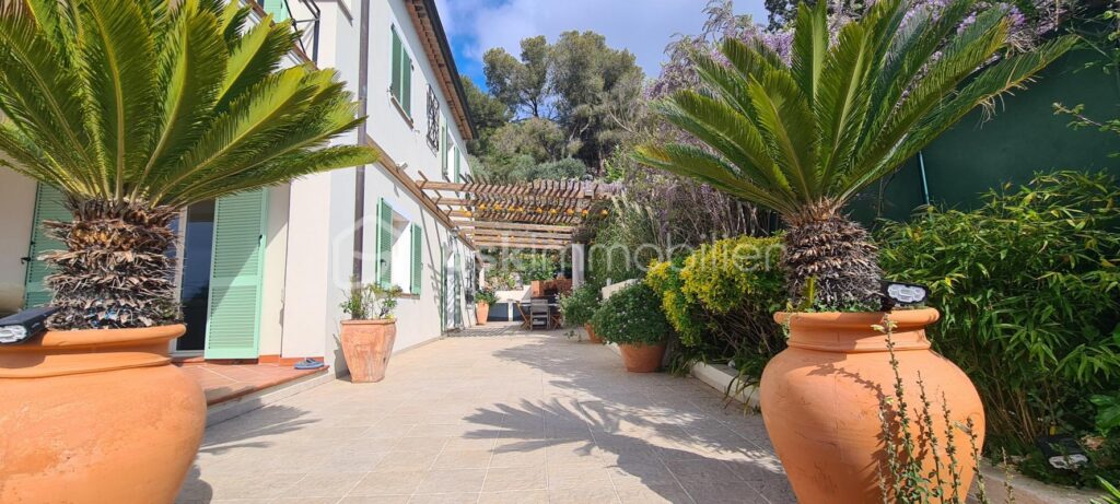 La Turbie Villa d’exception avec vue mer – élégance, confort et raffinement – 6 pièces – 4 chambres – 241 m²