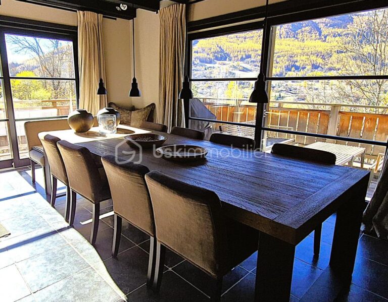 CHALET D’EXCEPTION – VAL D’ALLOS (ALPES-DE-HAUTE-PROVENCE) – 9 pièces – 4 chambres – 350 m²