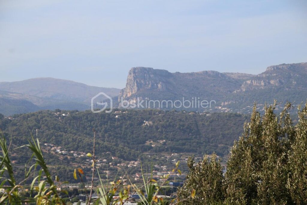 APPARTEMENT COUP DE COEUR NICE OUEST AVEC TERRASSE ET GARAGE – 2 pièces – 1 chambre – 48 m²