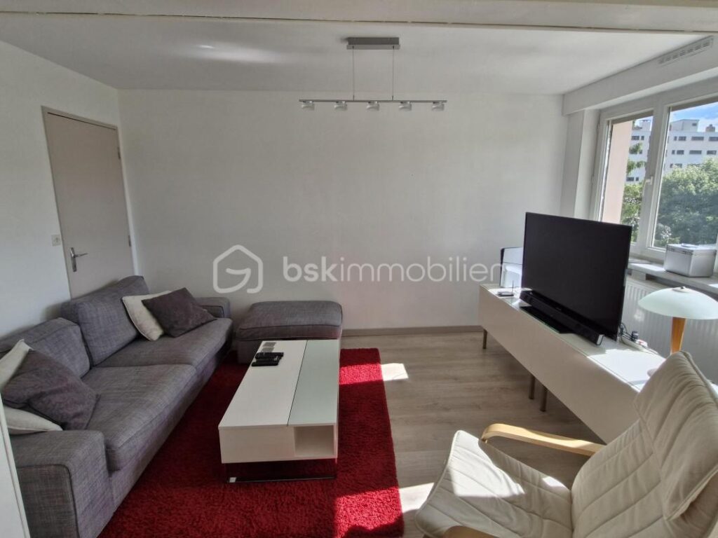Appartement F3 80m² avec balcon et cave – 3 pièces – 2 chambres – 80 m²