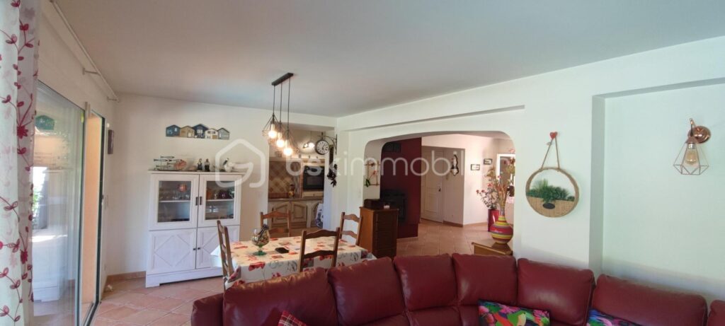 Magnifique Maison 160 m2 piscine – 5 pièces – 3 chambres – 160 m²