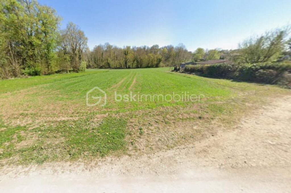 Terrain de 1 500 m² – NR pièces – NR chambres – 1500 m²