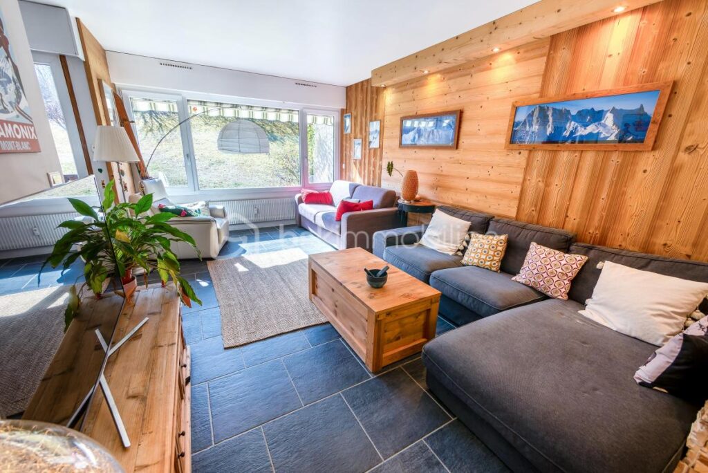 74170 – SAINT GERVAIS LES BAINS – APPARTEMENT 82M2 – 2 CHAMBRES – PROCHE CENTRE ET TÉLÉCABINES – TRAVERSANT, LUMINEUX, CALME – 3 pièces – 2 chambres – 81 m²