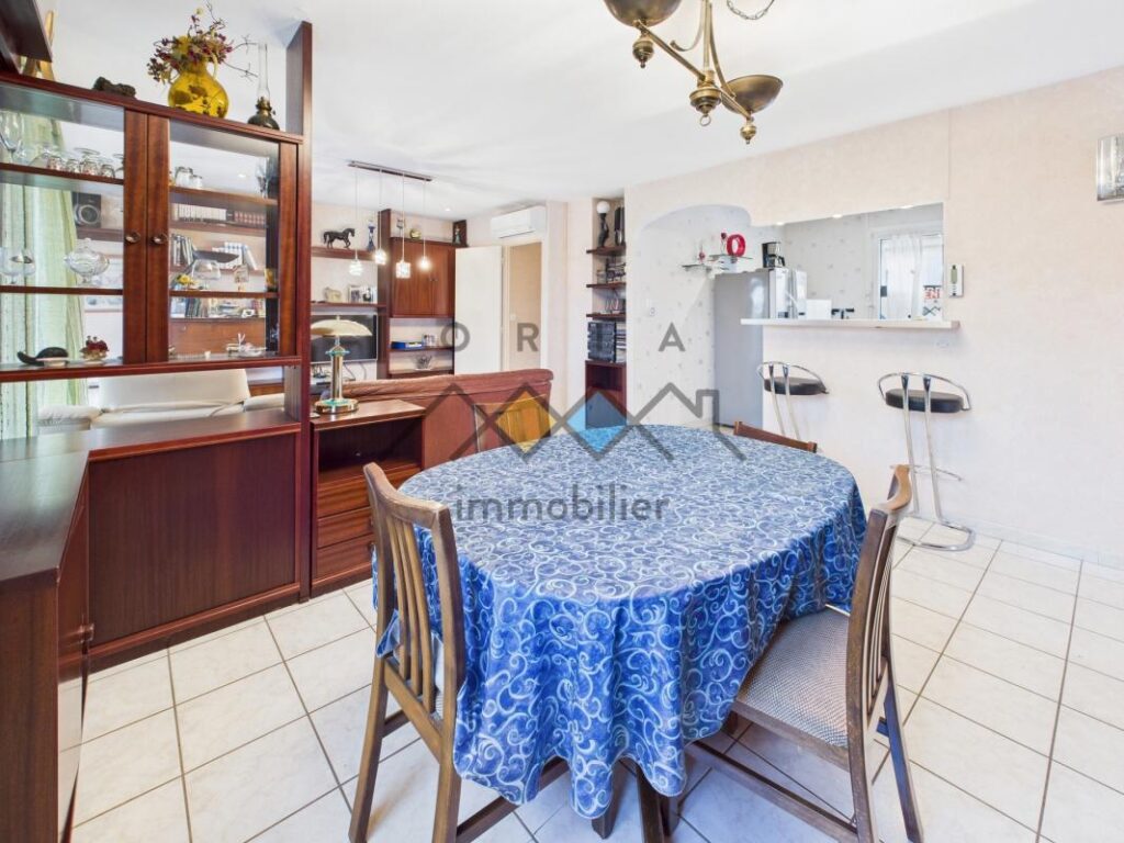 Maison – 5 pièces – 3 chambres – 100 m²