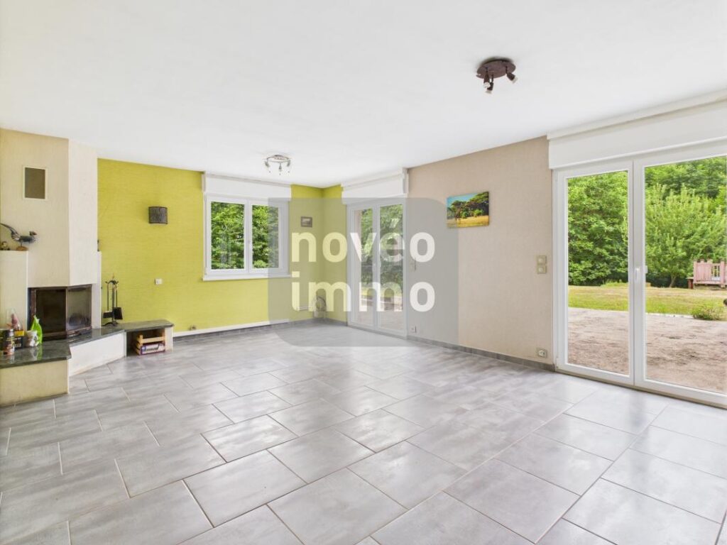 Maison au bout d’un chemin forestier entourée de forêt – 6 pièces – 5 chambres – 129 m²