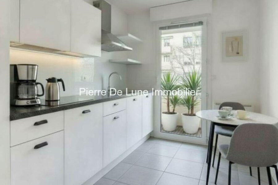 Appartement à vendre à Courbevoie — Vue sur la ville — photo 3