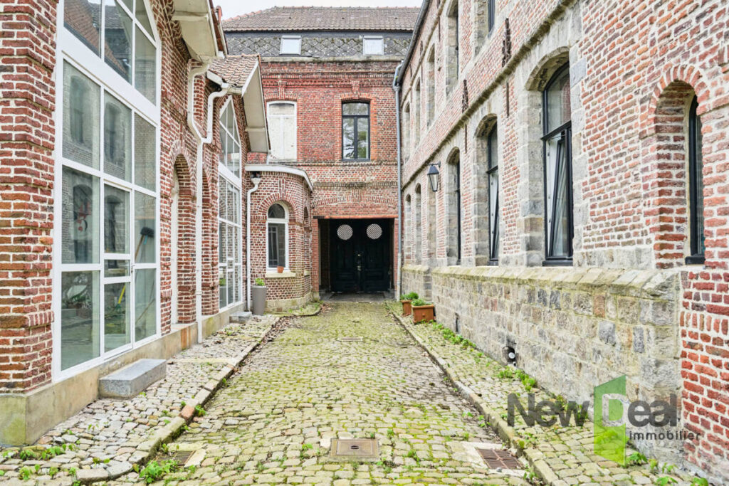DEMEURE DU 17ÈME SIECLE RENOVEE / SAINT AMAND LES EAUX – 15 pièces – 6 chambres – 560 m²