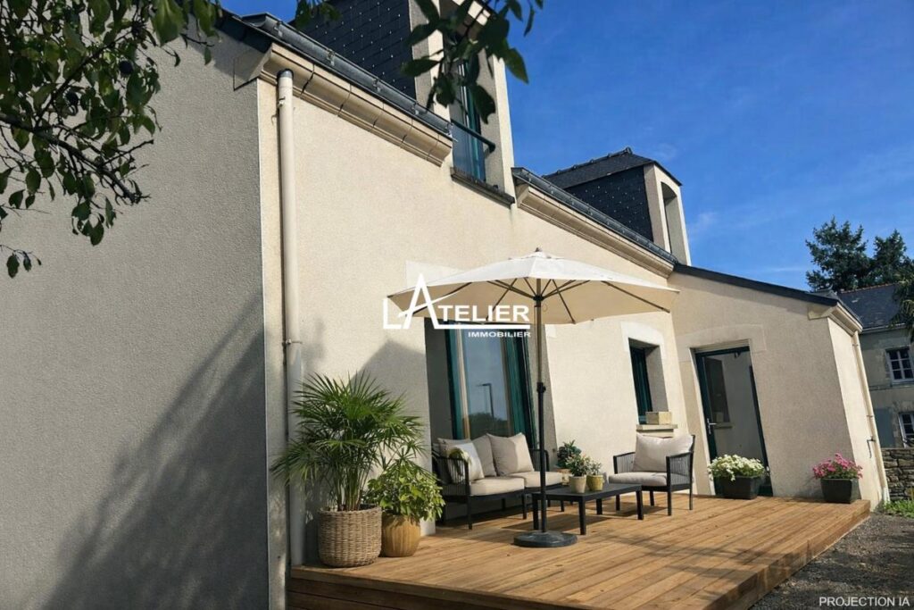 Maison de bourg avec garage indépendant et vie de plain-pied – 5 pièces – 4 chambres – 131 m²