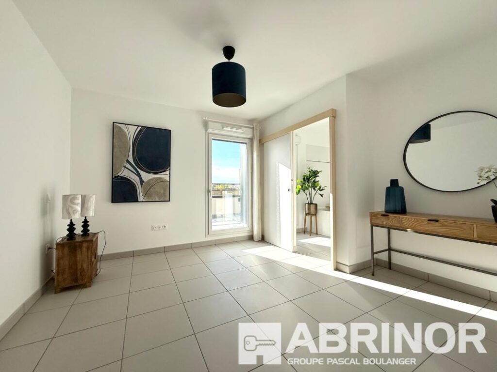 Appartement rare de 106 m² avec terrasse de 68 m² – Saint-Honoré – 5 pièces – 3 chambres – 106 m²