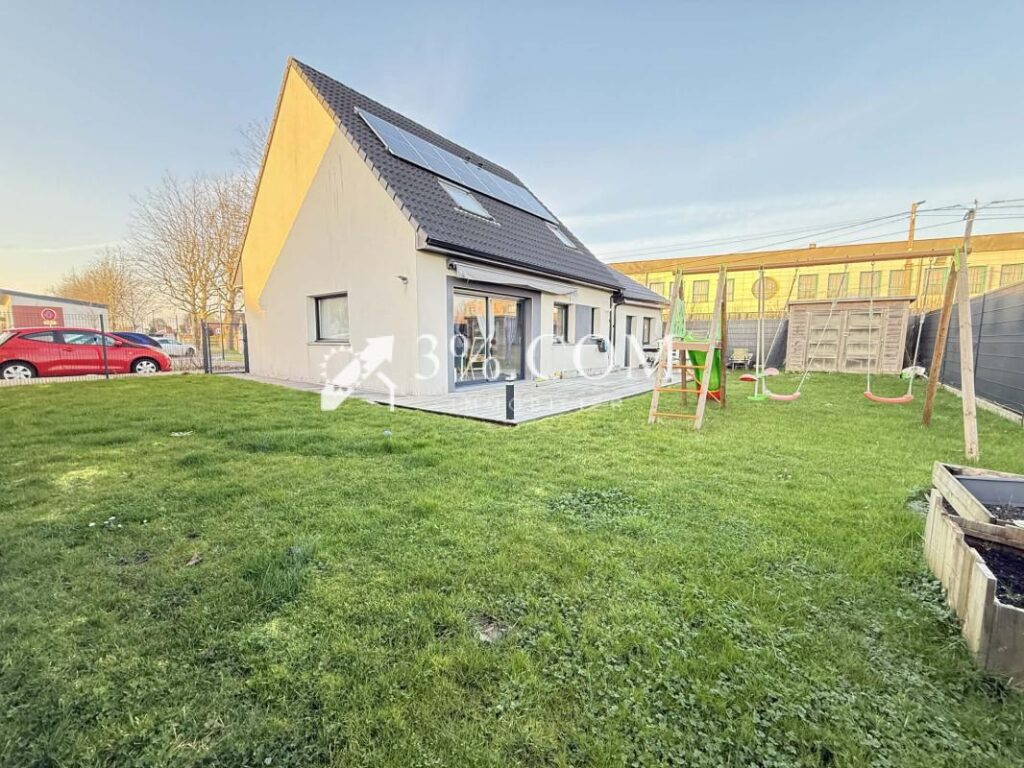 MAISON INDIVIDUELLE RCENTE 4 CH 102 M2 GRAND GARAGE ET JARDI – 5 pièces – 4 chambres – 102 m²