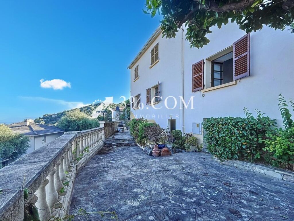 Maison 165 m2 habitables vue exceptionnelle sur mer – 7 pièces – 5 chambres – 165 m²