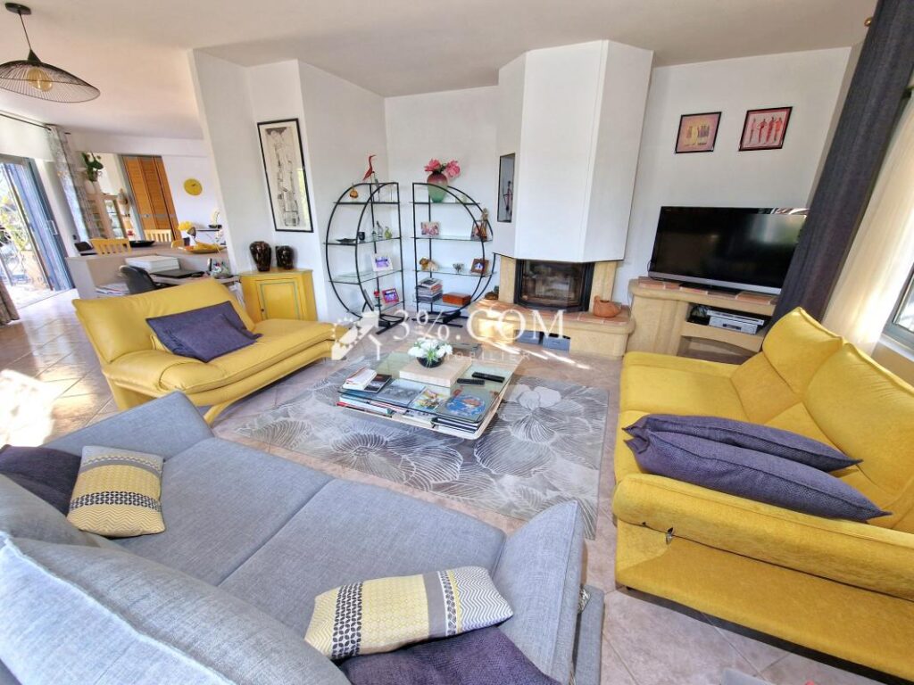 Villa de standing au coeur des Golfs de Saint-Raphaël – 6 pièces – 4 chambres – 196 m²