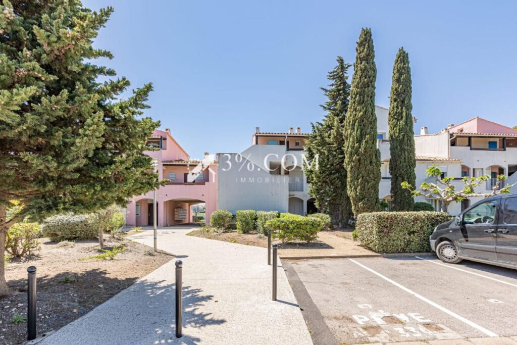 APPARTEMENT SUR I’ILE PRIVEE DES MARINAS – 2 pièces – 1 chambre – 30 m²