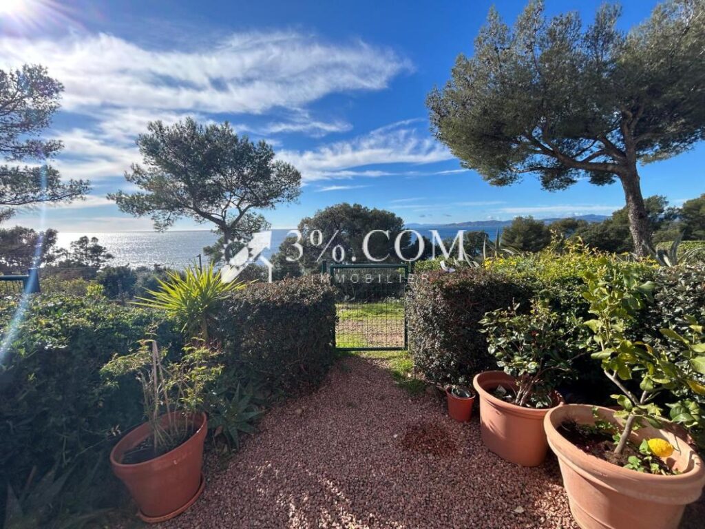 Boulouris / Résidence Le Panorama Studio avec vue mer – 1 pièce – NR chambres – 27 m²