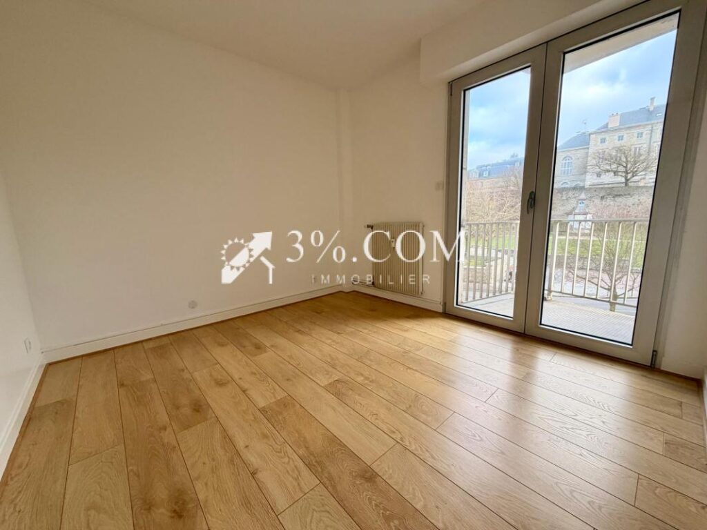 APPARTEMENT DE STANDING A 2 PAS DES REMPARTS – 5 pièces – 2 chambres – 92 m²