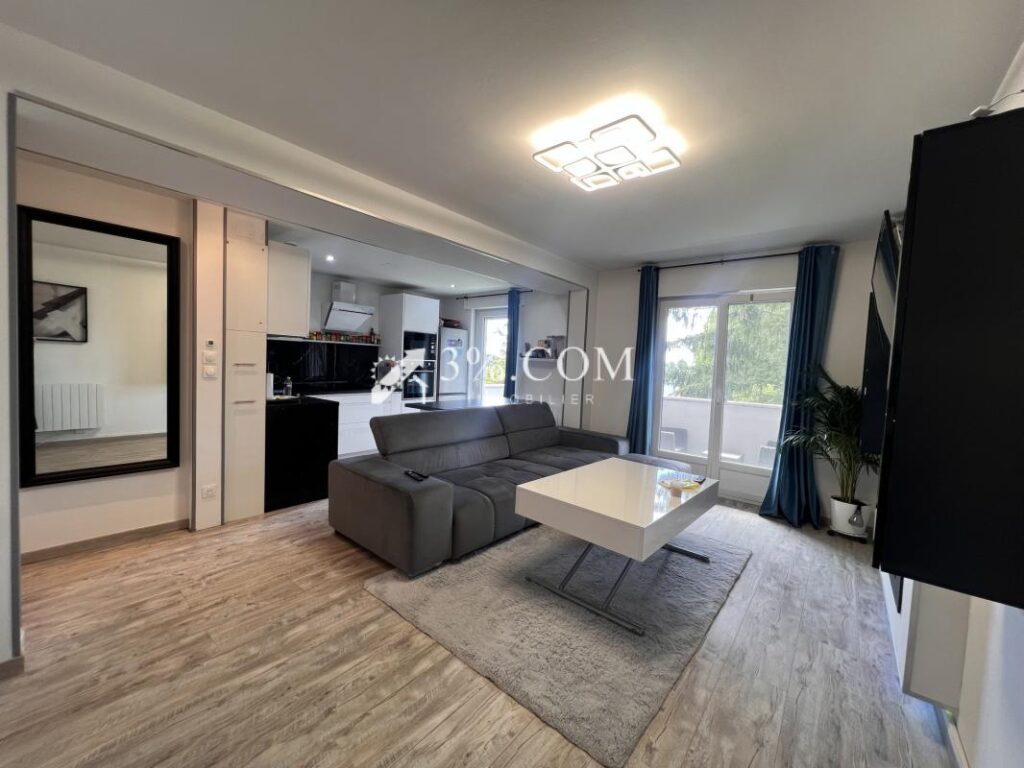 3%.COM Très bel appartement rénové au calme avec terrasse + – 2 pièces – 1 chambre – 59 m²