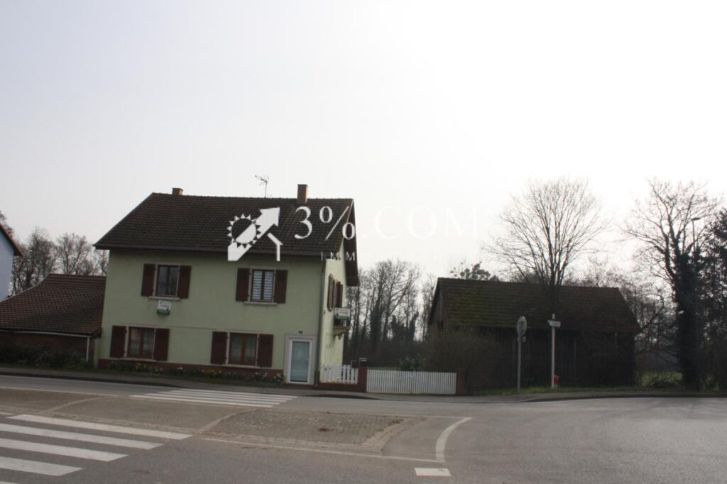 Maison de caractère 162 m2 combles aménageables 6,90 are – 5 pièces – 4 chambres – 162 m²